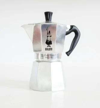 cómo hacer café en cafetera italiana