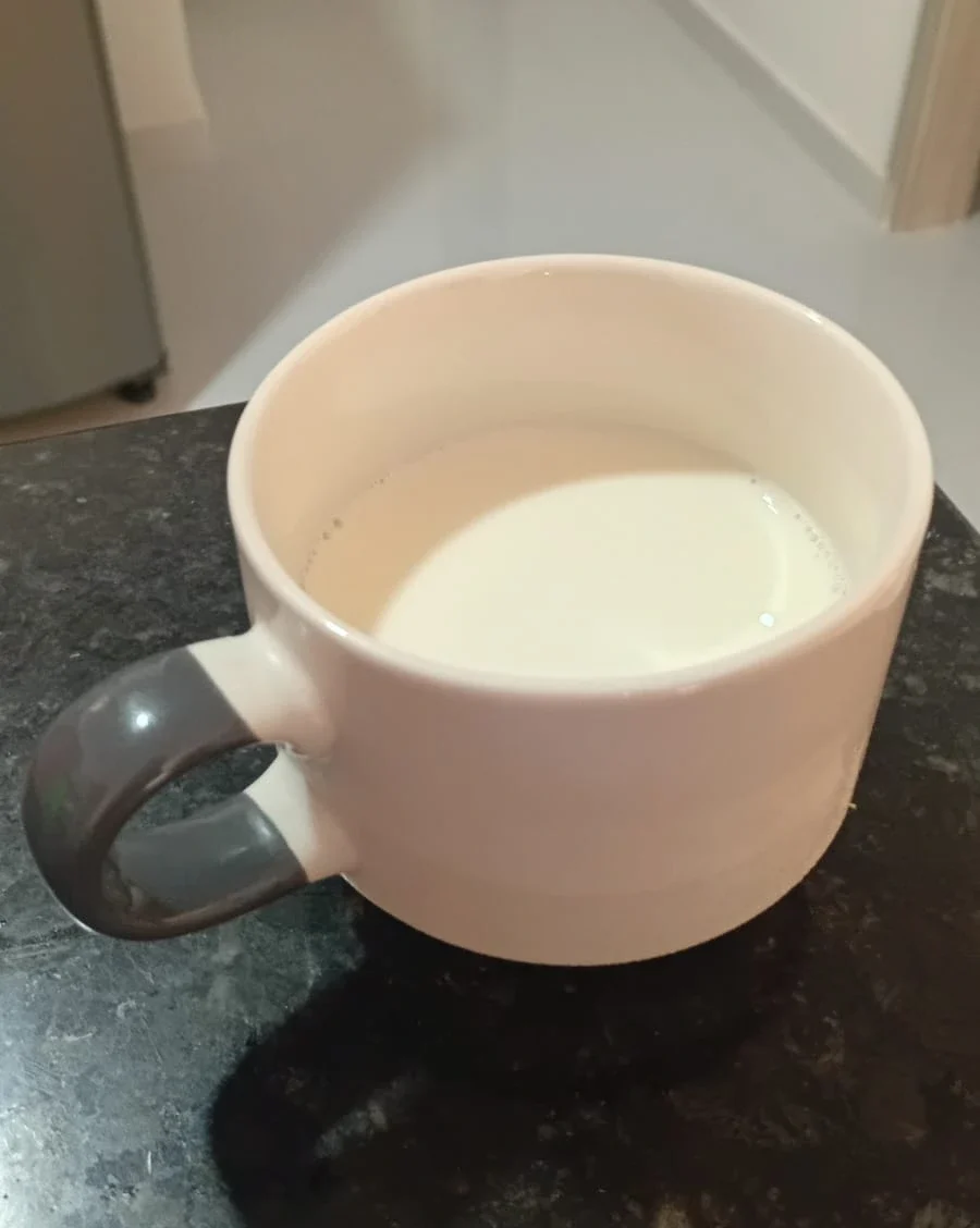 taza de leche caliente
