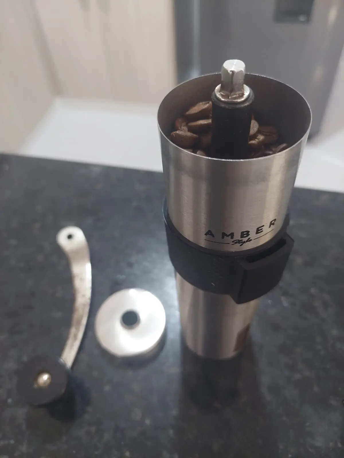 molino con granos de café